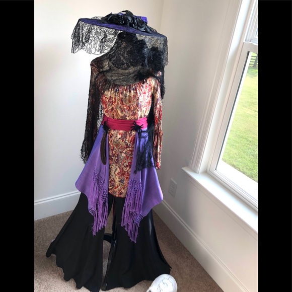 6pc Witchy woman in streetwear - Picture 16 of 16